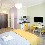 Petite Visite No.18A